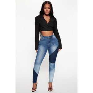 NWT Fashion Nova Stay In Line Mid Rise Skinny Jeans - Medium Wash, Size 5
